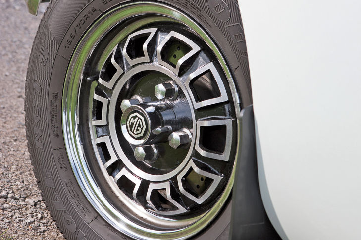 MGB GT V8 1974