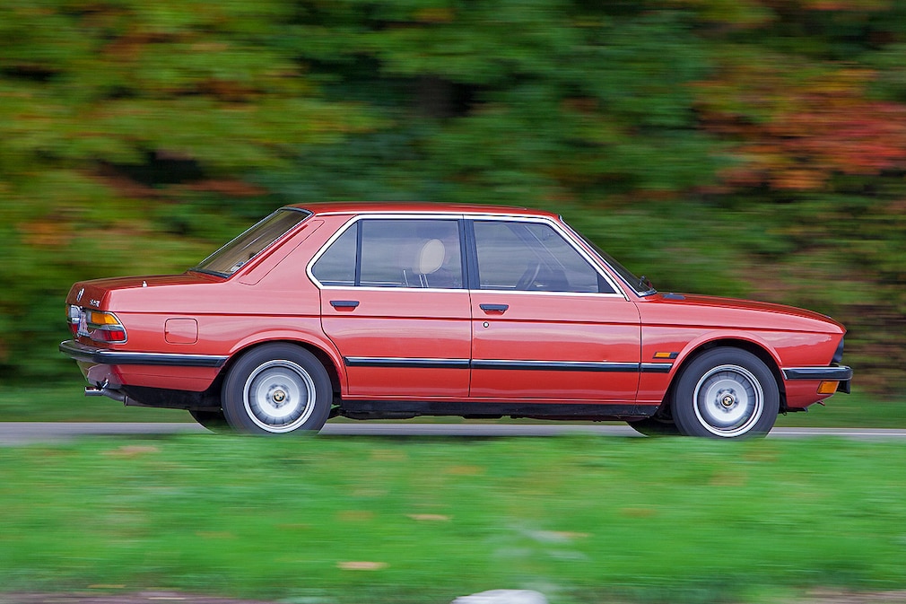 BMW 525i (E28)