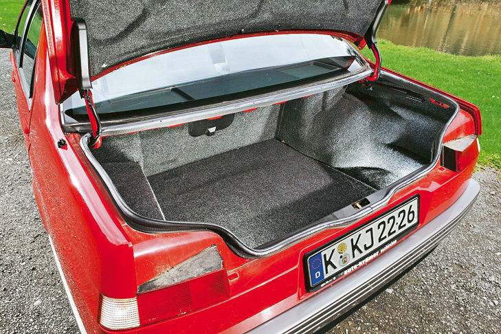 Alfa Romeo 164