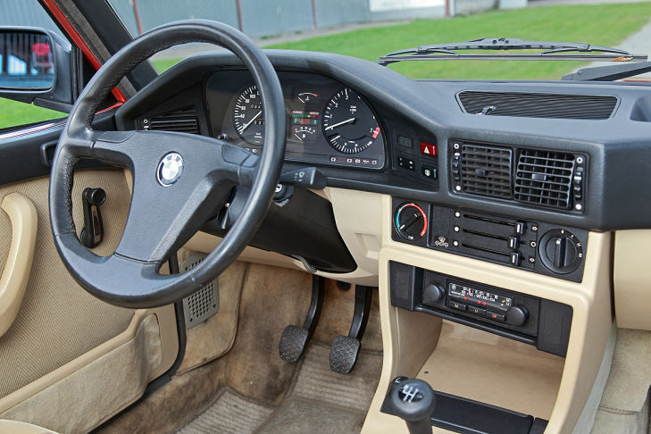 BMW 525i (E28)