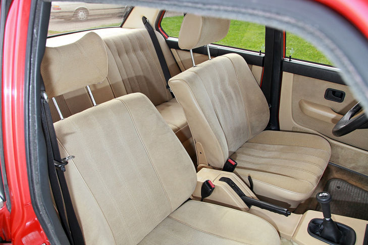BMW 525i (E28)