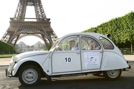Citroën 2CV in Paris