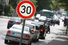 Tempo-30-Schild in Frankfurt