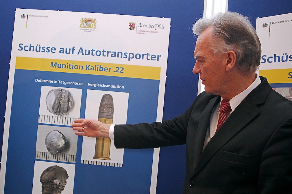Der Präsident des Bundeskriminalamtes (BKA), Jörg Ziercke, am 20.11.2012 auf einer Pressekonferenz im BKA in Wiesbaden