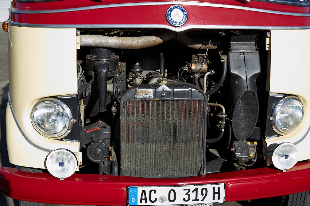 Mercedes O 319