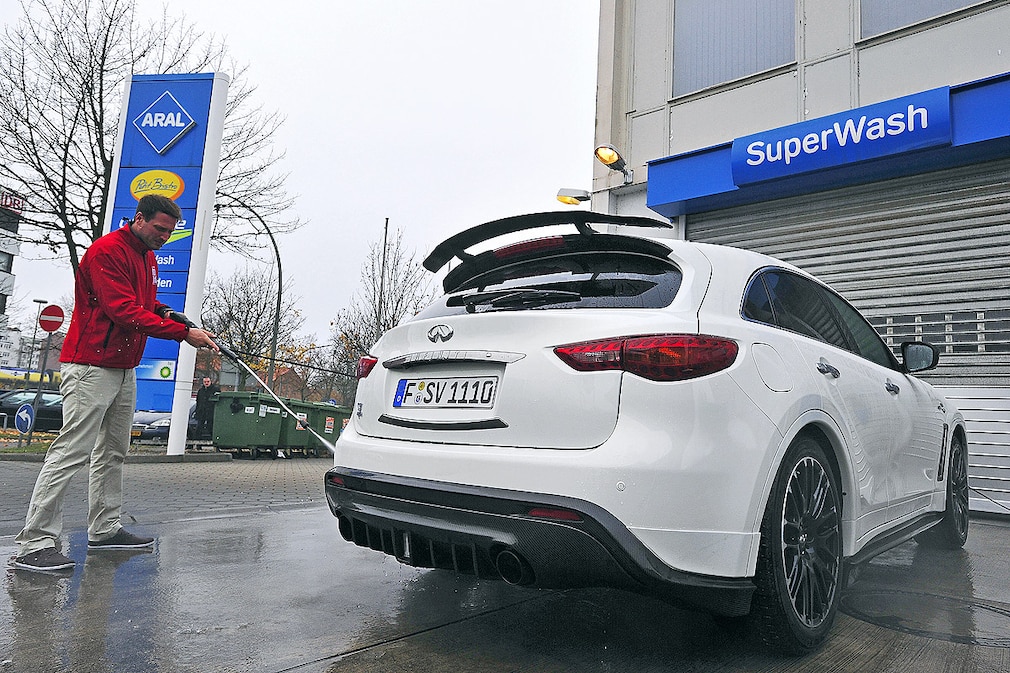 Infiniti FX Vettel Edition