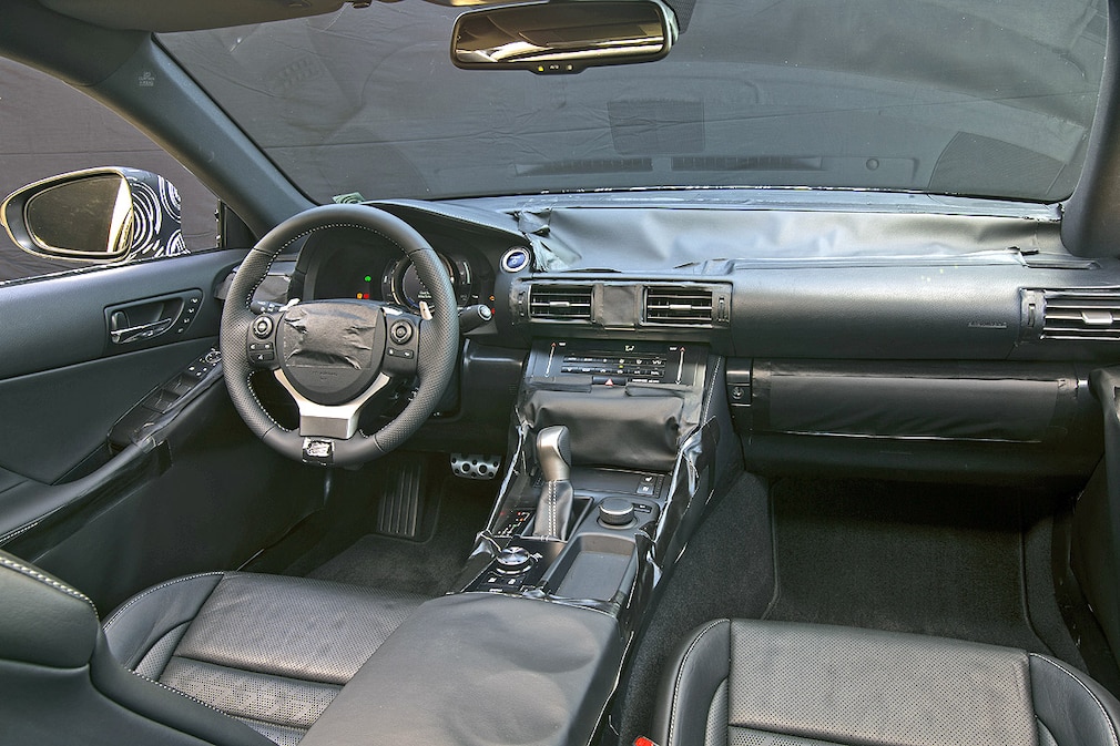 Lexus IS 300h F Sport