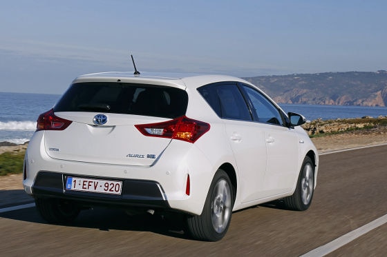 Toyota Auris im Fahrbericht: Mit dem Hybrid gegen den Golf