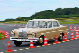 Mercedes 220 b