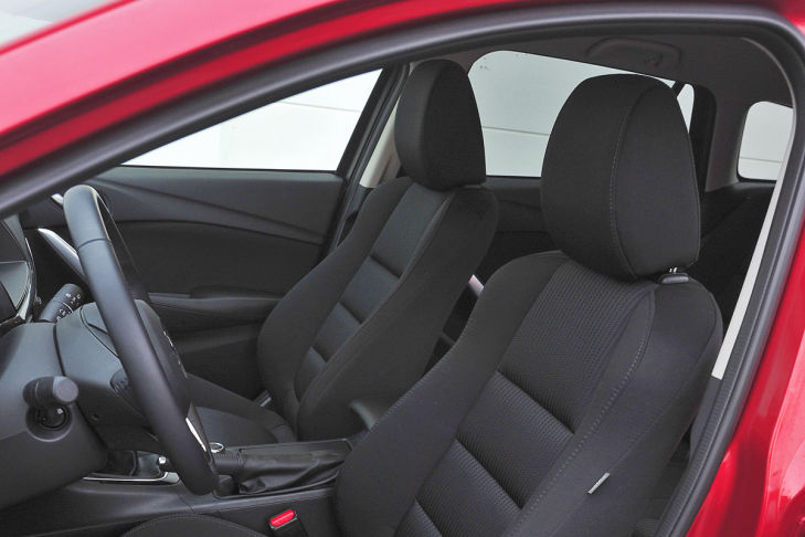 Kombi-Vergleich: Der neue Mazda6 fordert den VW Passat heraus - AUTO BILD