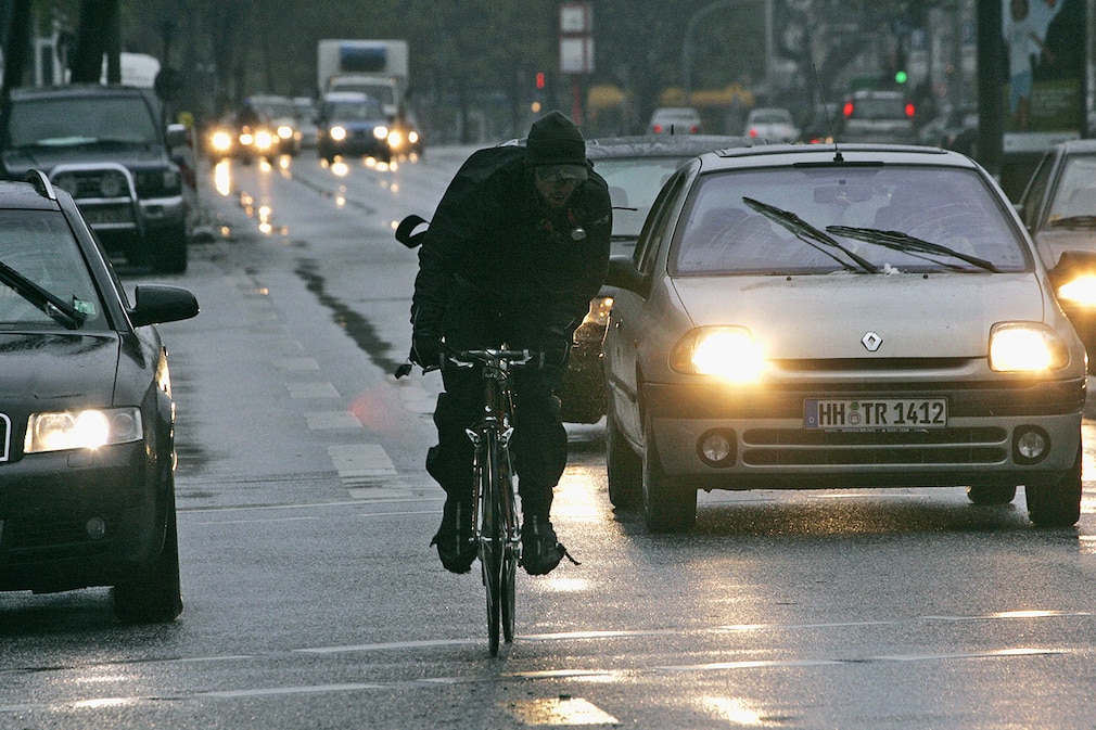 Fahrradfahrer ohne Licht