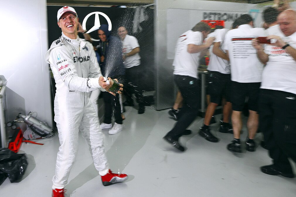 Michael Schumacher (GER, Mercedes AMG Petronas F1 Team) celebrates his last race