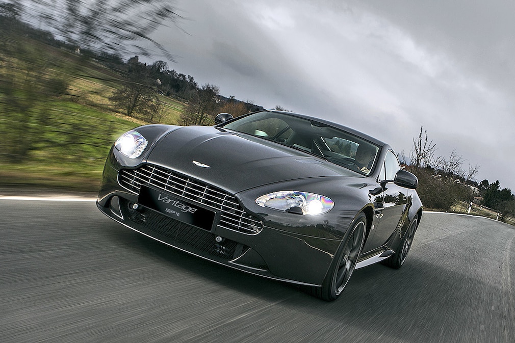 Aston Martin Vantage SP 10