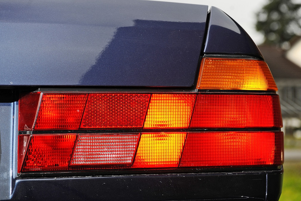BMW 730i (E32)