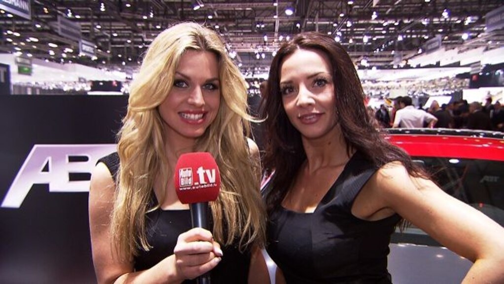 Die Hostessen des Autosalons