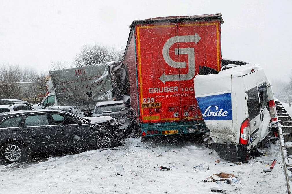 Massenkarambolage A45