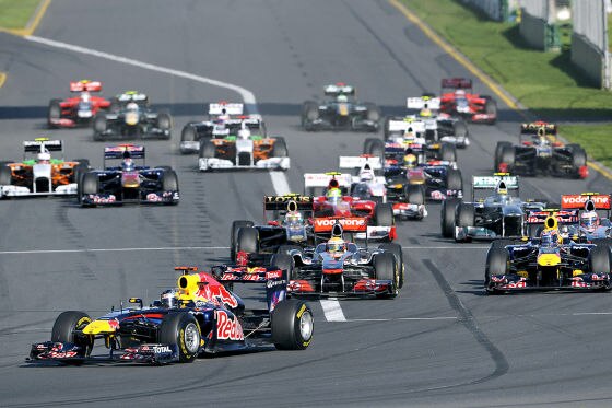 Sebastian Vettel (vorn li.) Red Bull Racing