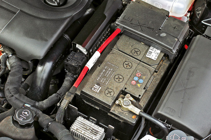 Opel Insignia: Batterie