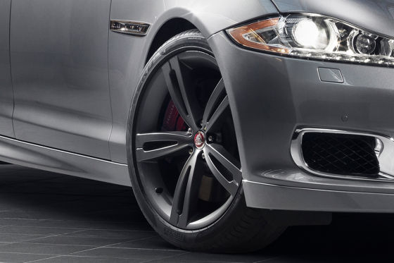 Jaguar XJR