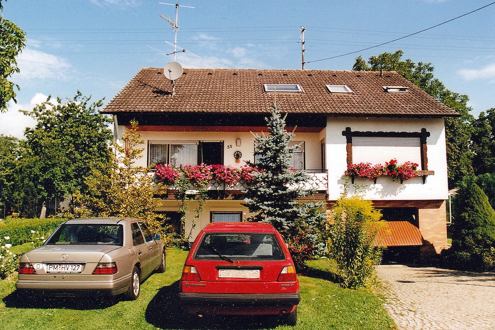 Der gestohlene Mercedes W 124 (li.)