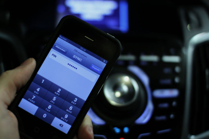 iPhone 4, Ford Sync