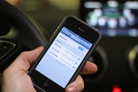 Smartphone im Auto