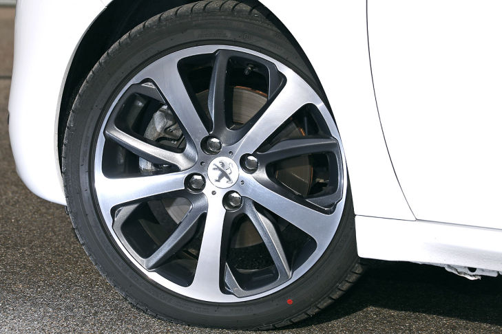 Peugeot 208 THP 155