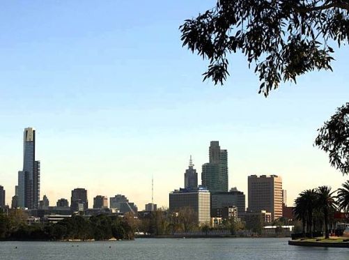 Beeindruckende Kulisse: In Melbourne fährt die Formel 1 mitten in der Stadt