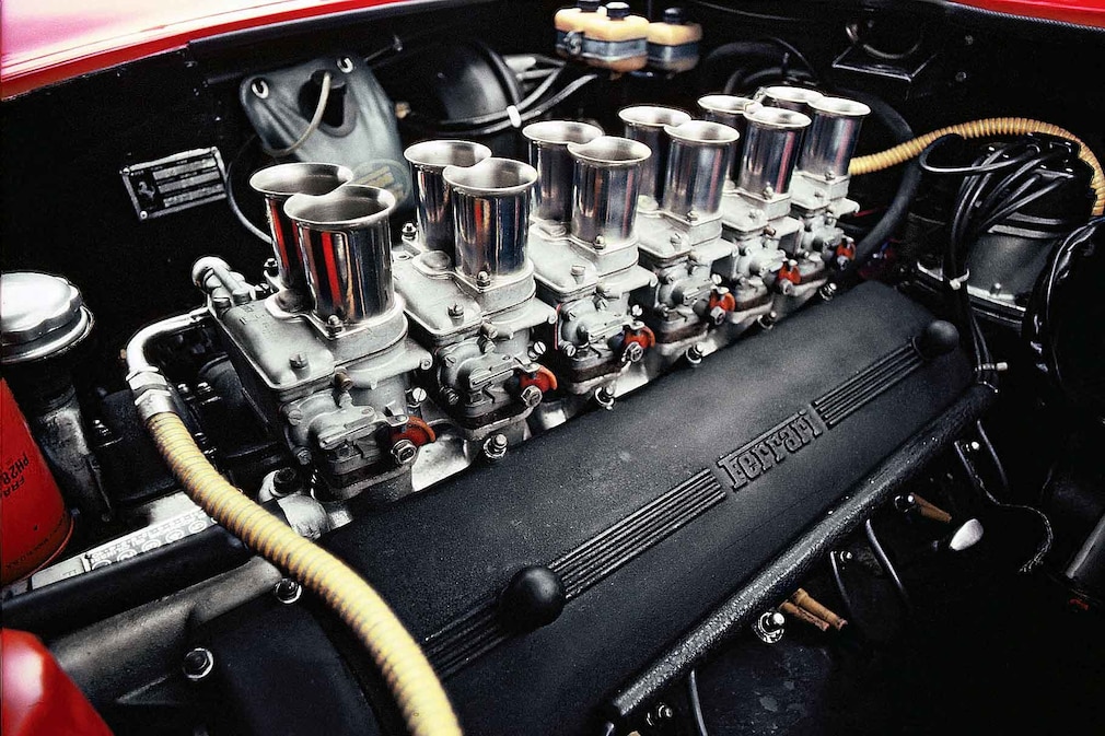 Weber-Vergaserbatterie Ferrari 275 GTB