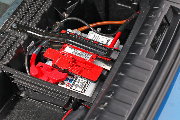 BMW 1er (E87), Batterie