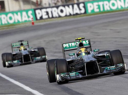 Einholen ohne zu überholen - Nico Rosberg musste im Rückspiegel bleiben