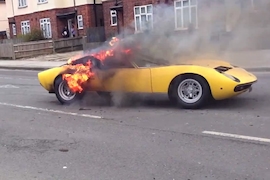 Lamborghini Miura brennt aus