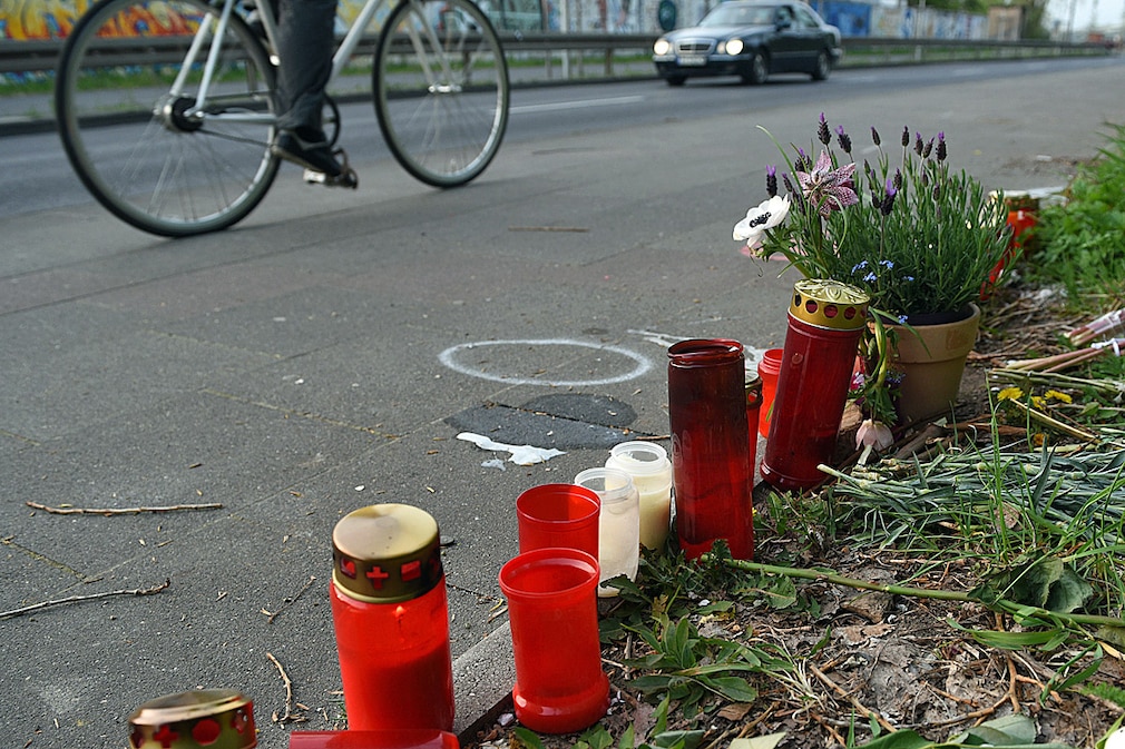 Unfallort in Köln nach illegalem Autorennen