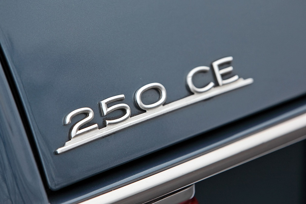 Mercedes 250 CE /8-Coupé
