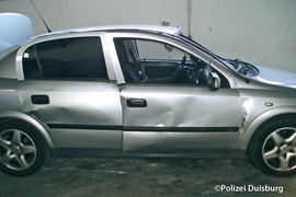 Opel Astra nach einer Explosion verursacht durch Cockpitspray