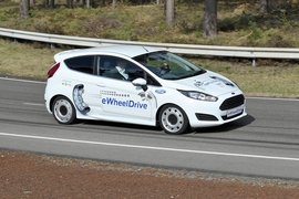 Ford Fiesta eWheelDrive fahrend