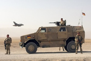 Dingo 2 Seite Tornado Kampfjet