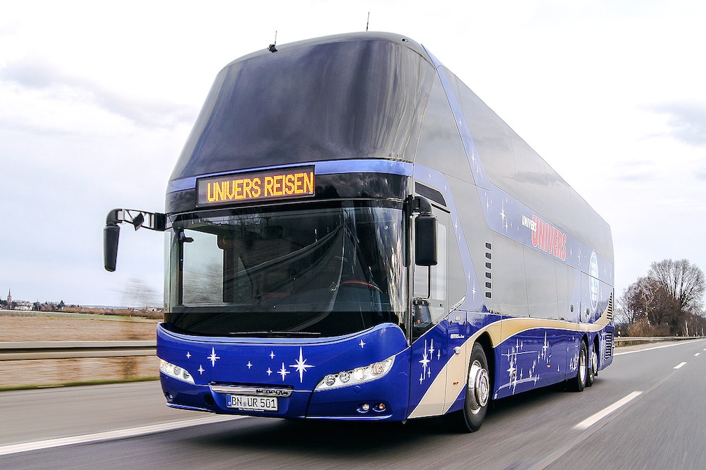 Aldi und Univers Fernreisebusse