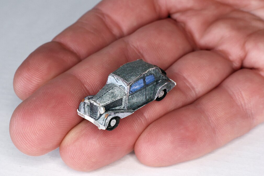 Autos als Faltmodelle