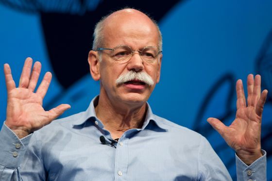 Dieter Zetsche vor der neuen S-Klasse