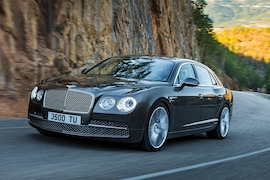 Bentley Flying Spur Facelift fahrend Frontansicht