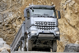 Mercedes-Benz Arocs Fahreindrücke im Tagebaugelände der Rheinkalk in Dornap