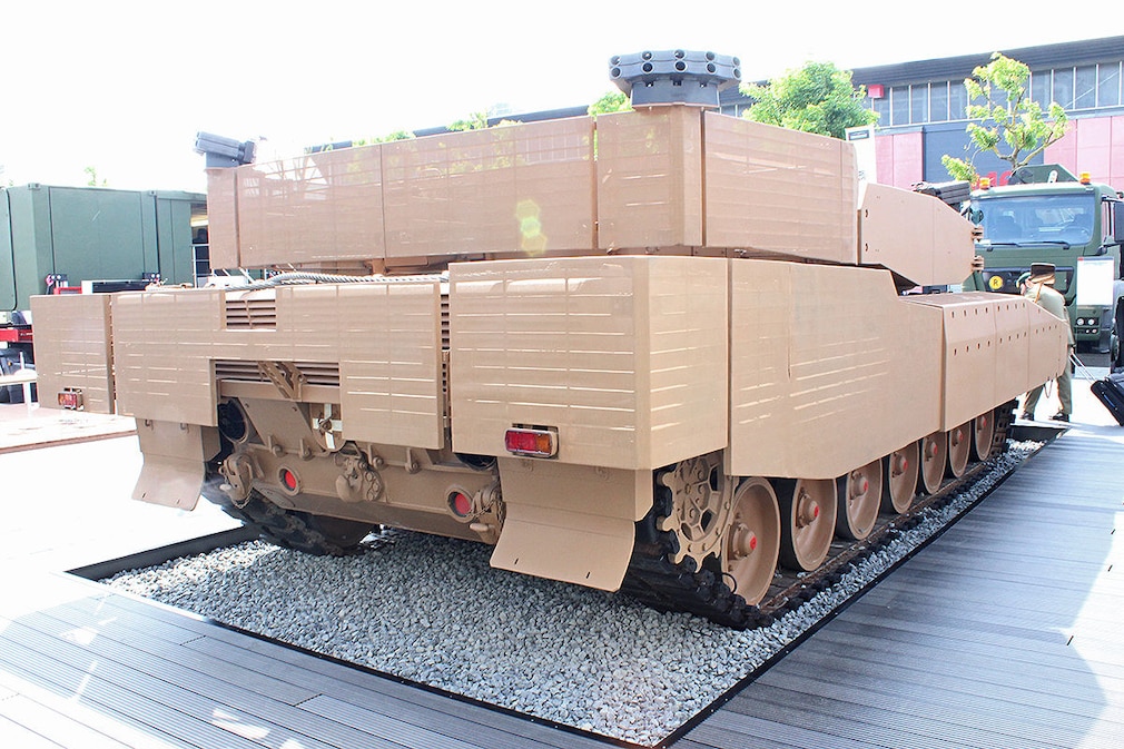 Leopard 2 Revolution Eurosatory 2014 Leopard 2 Revolution Eurosatory 2014