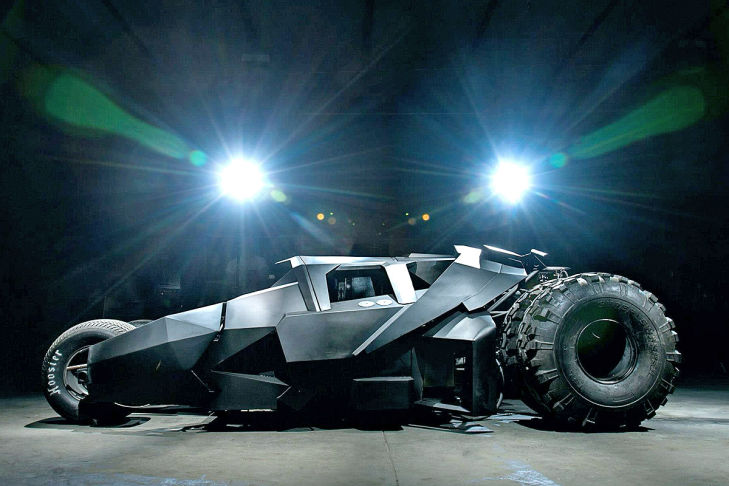 Batman Tumbler Replika Batmobil Straße