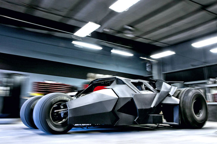 Batman Tumbler Replika Batmobil Straße