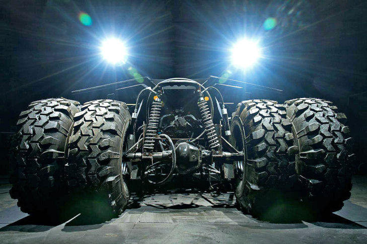 Batman Tumbler Replika Batmobil Straße