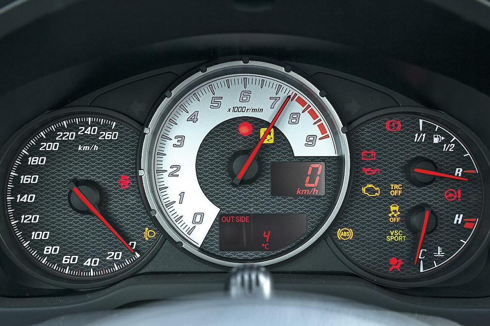 Instrumente des Toyota GT86 Aero-Kit (2013)