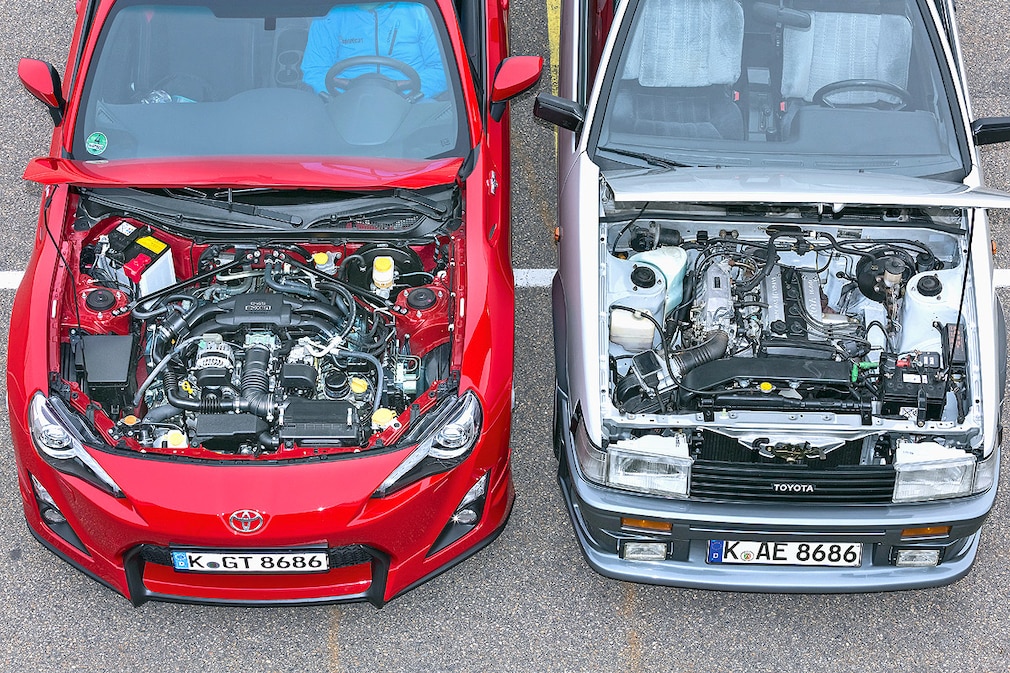 Motoren von Toyota GT86 Aero-Kit (2013) und Toyota Corolla Coupé GT AE86 (1984)