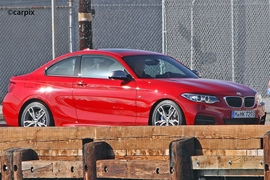 BMW 2er Coupé ungetarnt Seitenansicht