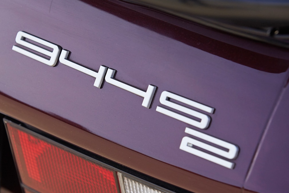 Porsche 944 S2